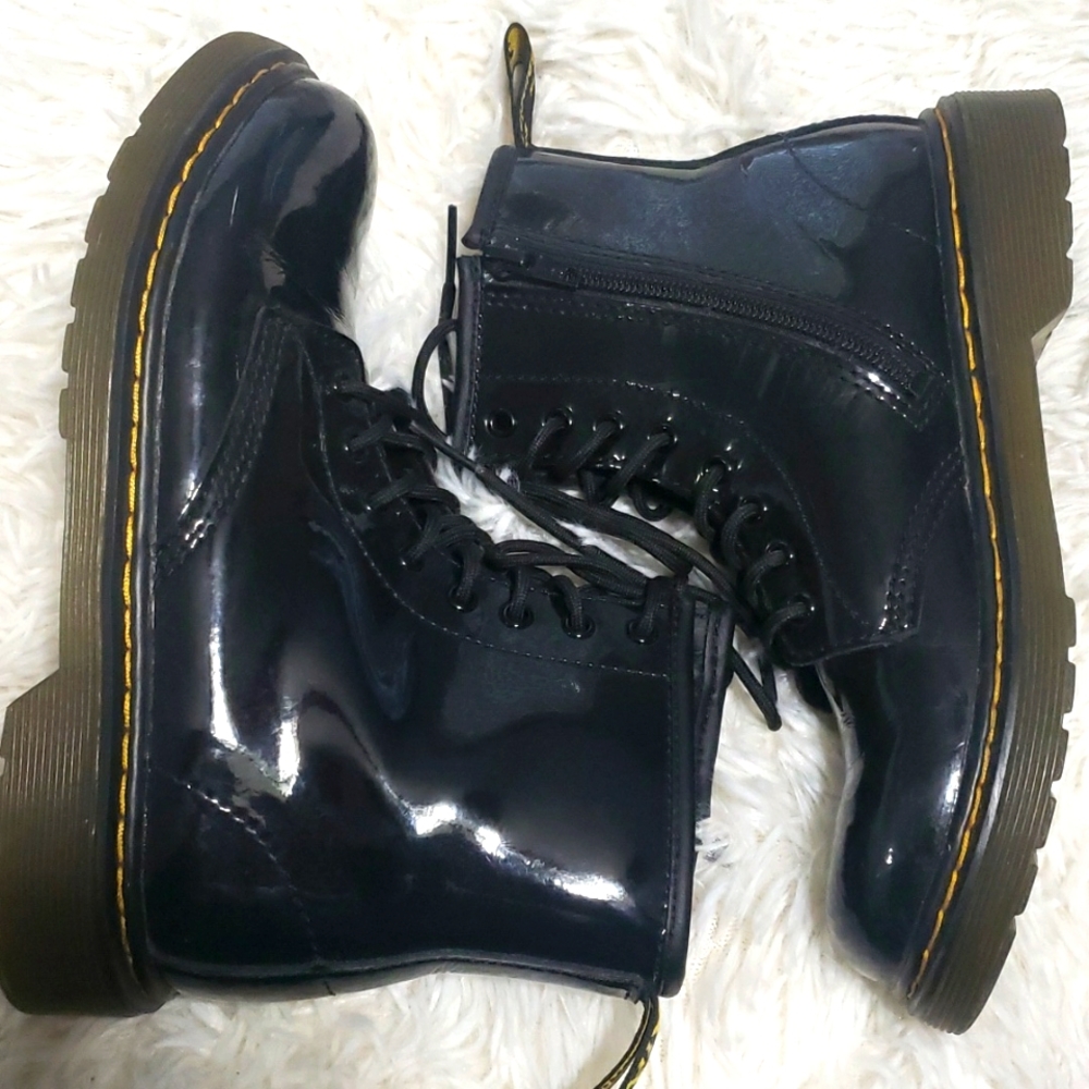 Dr. Marten's Leather Black Boot - Picture 6 of 6